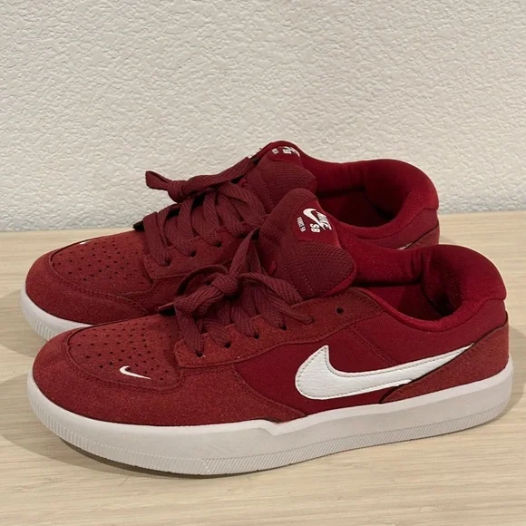 Nike SB - Picture 1 of 6